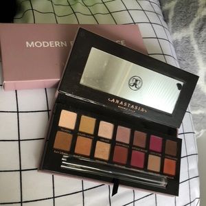 ABH- Modern Renaissance Eyeshadow Palette